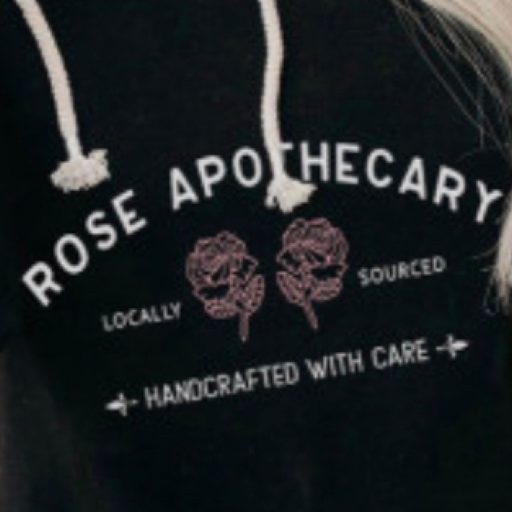 ๐คHPโขSchittโs Creek ๐นRose Apothecary Black Hoodie - Picture 3 of 7